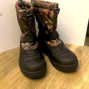 Northside snow boots size 5